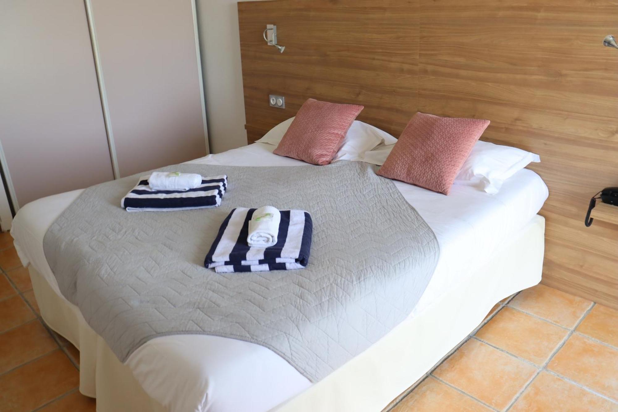 Hotel Bellevue Saint-Florent  Exterior photo